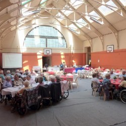 Taart en koffie - Toneelvereniging Plankenkoorts 